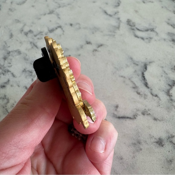 Walt Disney World Gold Mickey Mouse Pin - 2008 - Picture 2 of 4